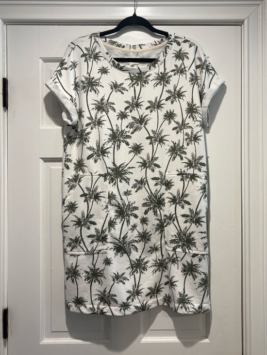 Lou & Grey Tops - Cover Up  Lou & Grey Medium White and Olive‎